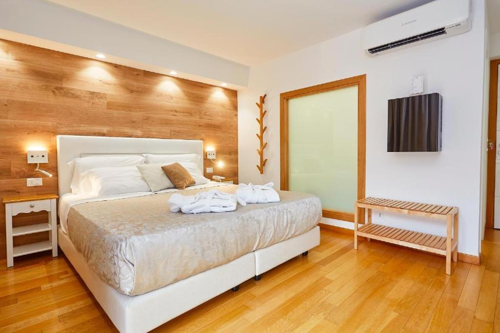 Hotel La Tavernetta سكوبيلو المظهر الخارجي الصورة